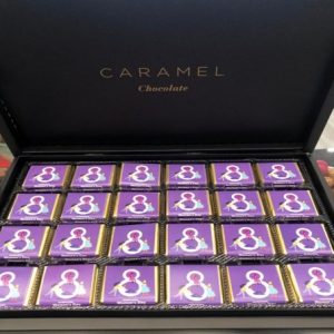 750 gr Dikdörtgen Kutu Kadınlar Günü Logolu Sargılı Madlen Çikolata